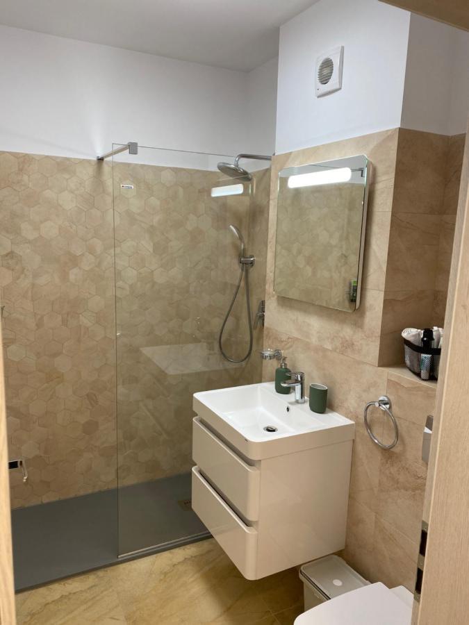 Plazza Studio Bukarest Exteriör bild
